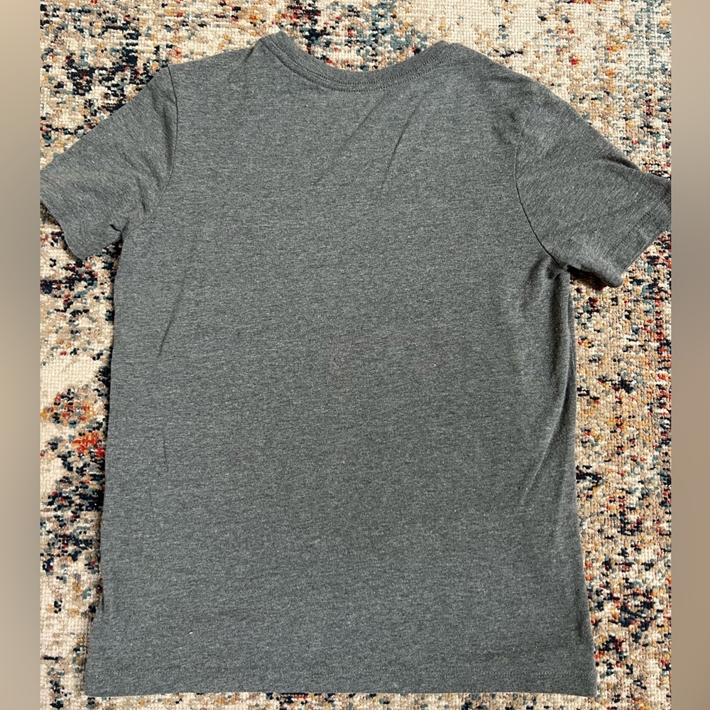 Kids Old Navy Tee - Picture 6 of 6